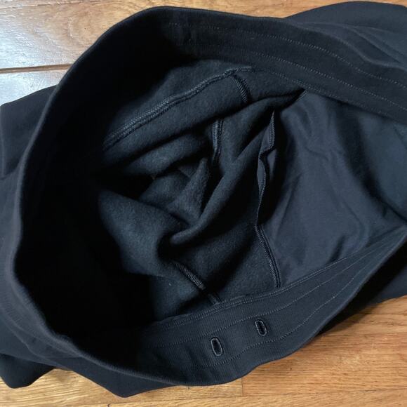 Lululemon Scuba High-Rise Short 5" - Picture 7 of 16